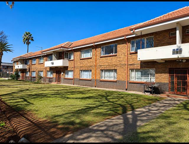 2 BEDROOM FLAT FOR SALE IN THREE RIVERS